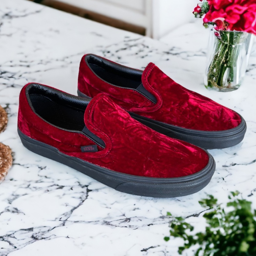 Vans Classic Slip On Velvet Wine Oxblood Black Sneakers Women's Size 8.5 Men's 7 - Picture 1 of 12